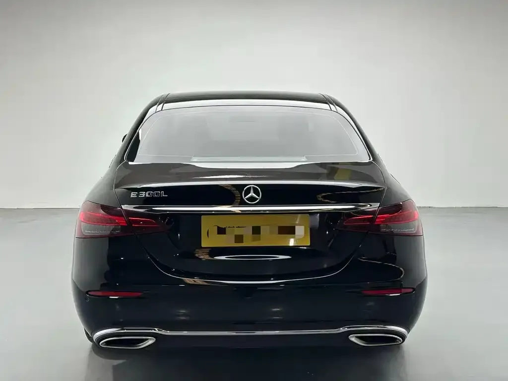 Mercedes-Benz E-Class — фото 4