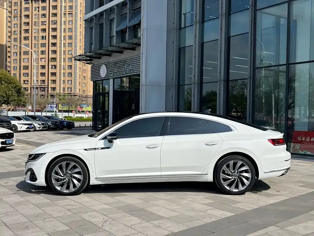 Volkswagen CC 2022 из CN, фото 8