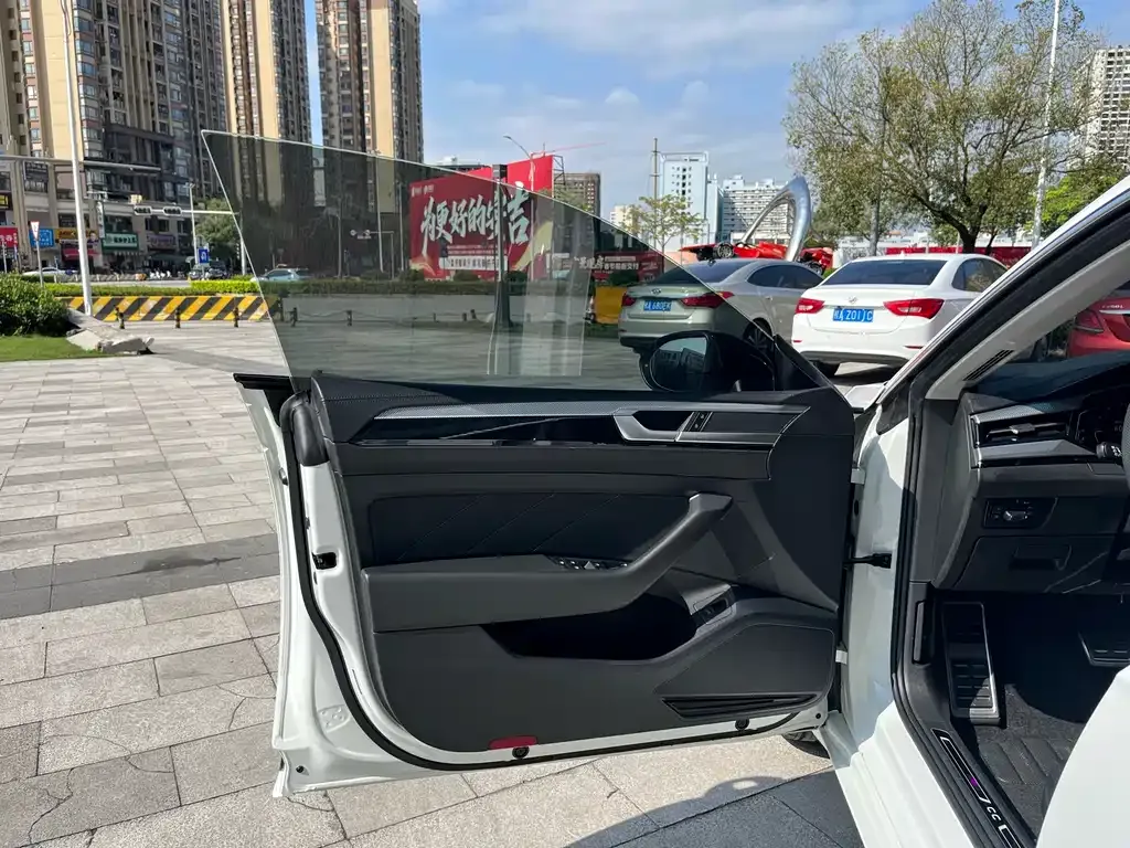 Volkswagen CC 2022 из CN, фото 3