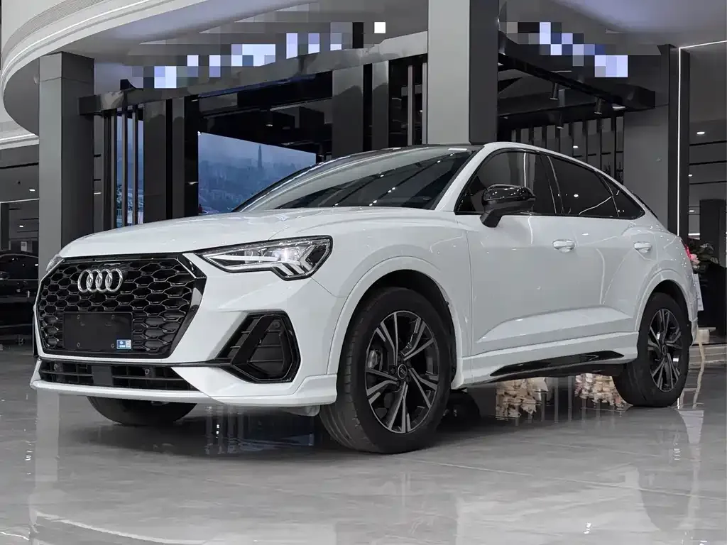 Audi Q3 Sportback — фото 1
