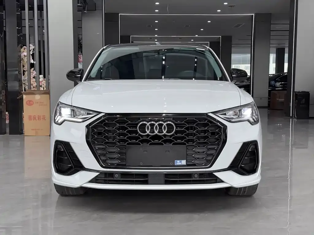 Audi Q3 Sportback — фото 7