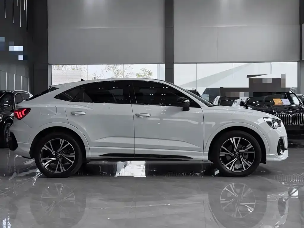 Audi Q3 Sportback — фото 3