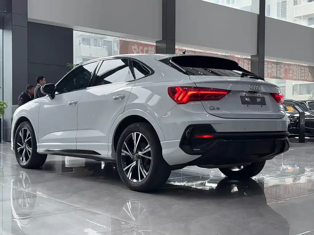 Audi Q3 Sportback — фото 8