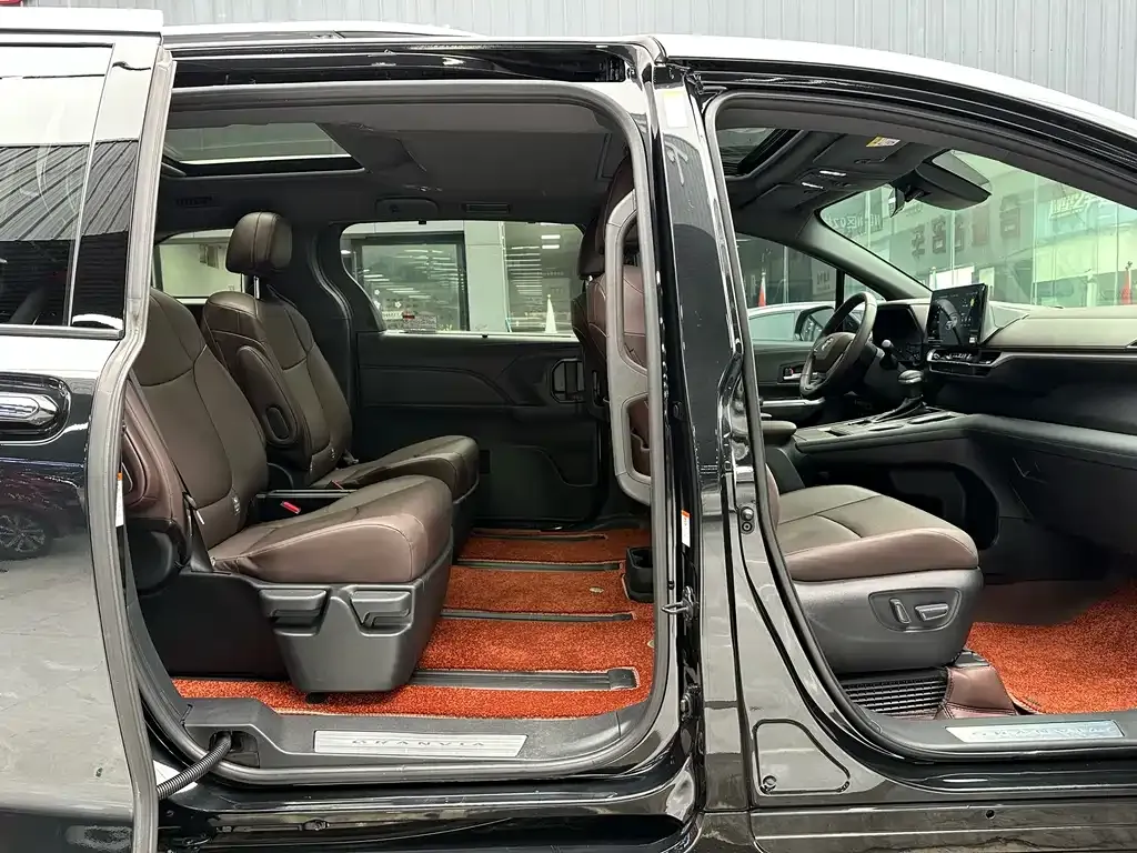 Toyota Granvia 2025 из CN, фото 8