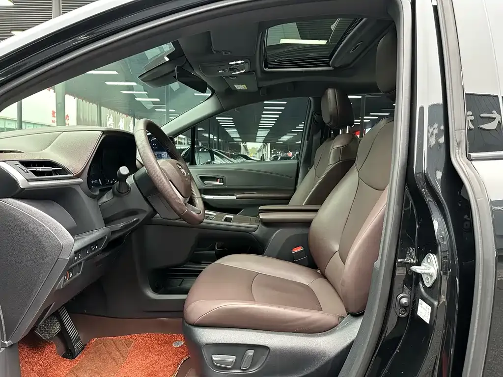 Toyota Granvia 2025 из CN, фото 4