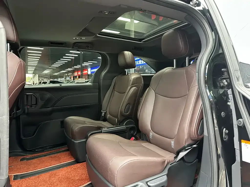 Toyota Granvia 2025 из CN, фото 10
