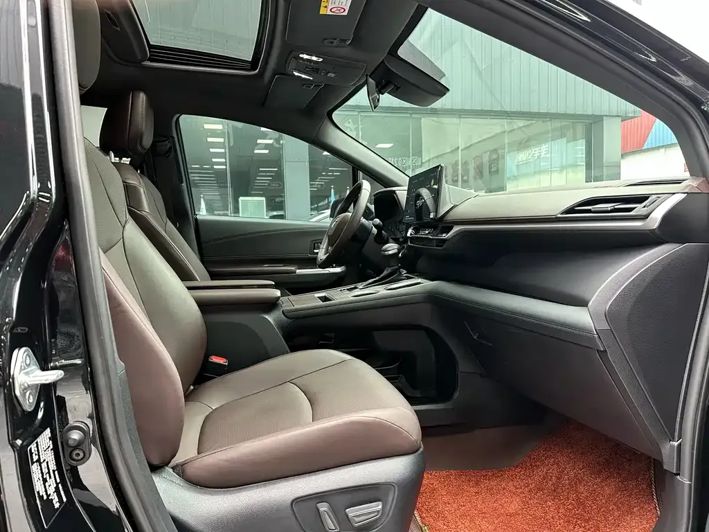 Toyota Granvia 2025 из CN, фото 2