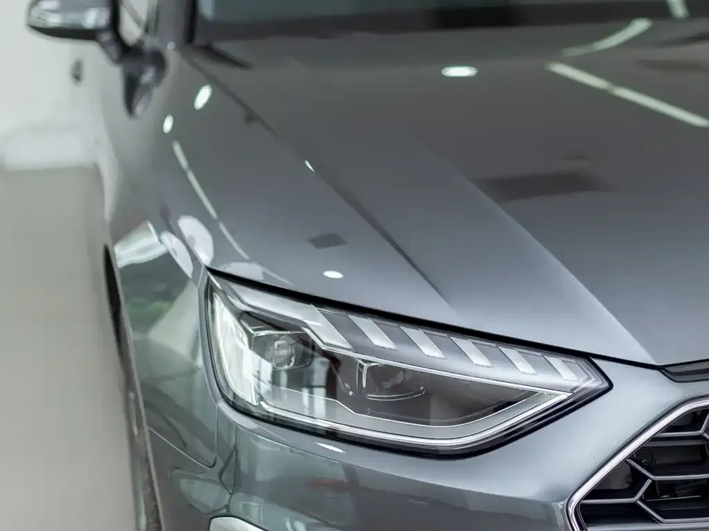 Audi A4L 2023 из CN, фото 2