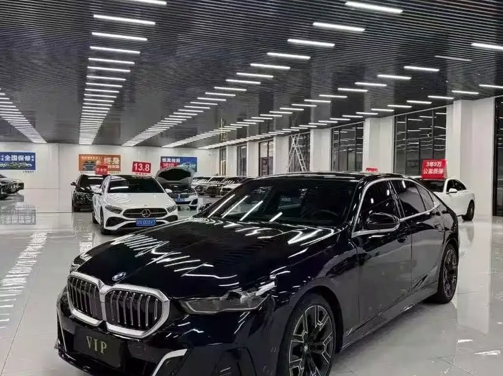 BMW 5 Series 2024 из CN, фото 1