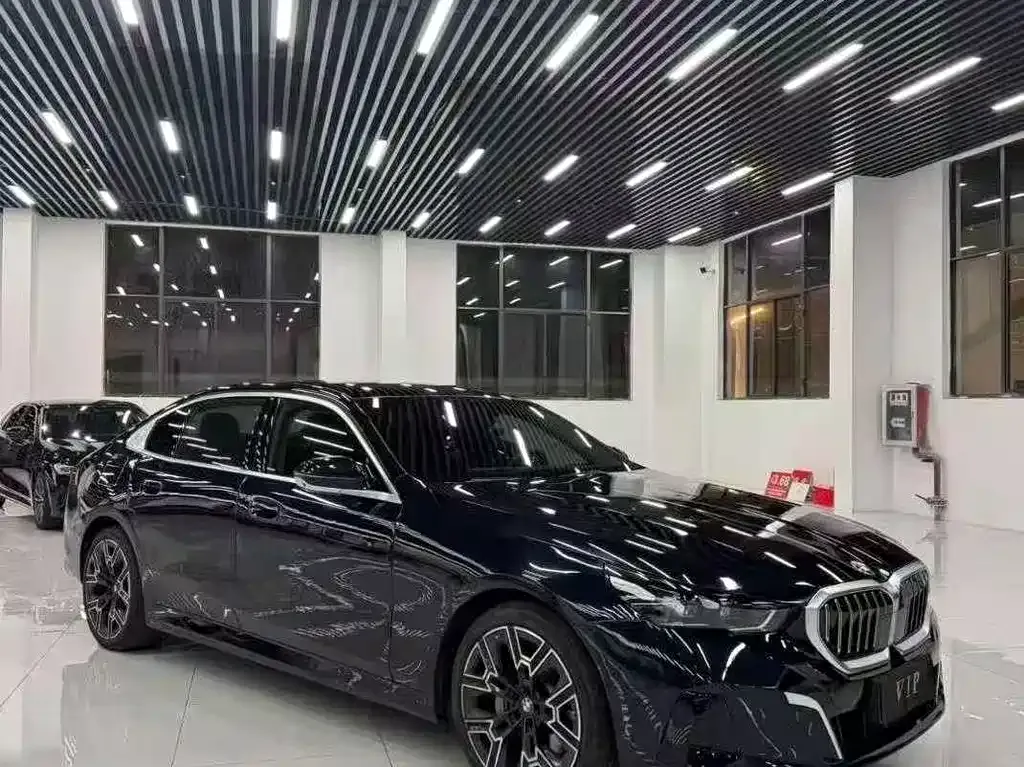BMW 5 Series 2024 из CN, фото 9