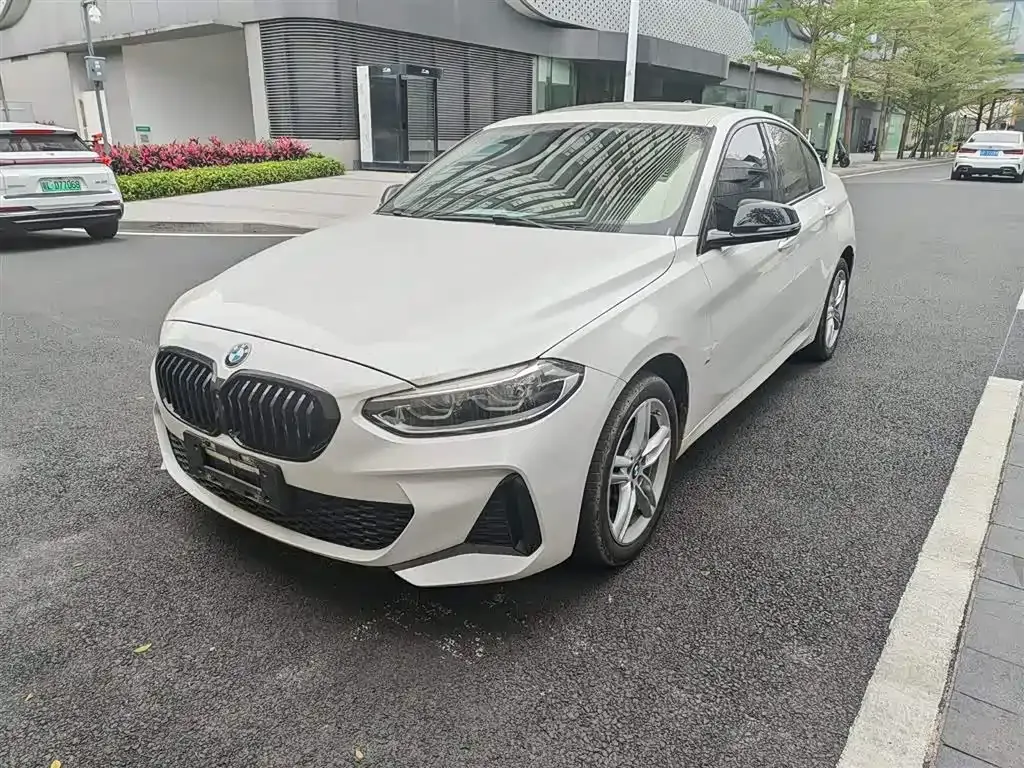 BMW 1 Series 2022 из CN, фото 1