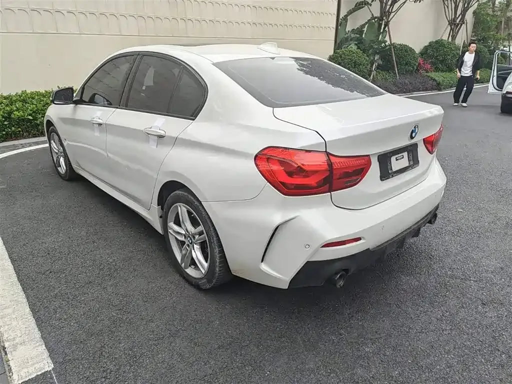 BMW 1 Series 2022 из CN, фото 6
