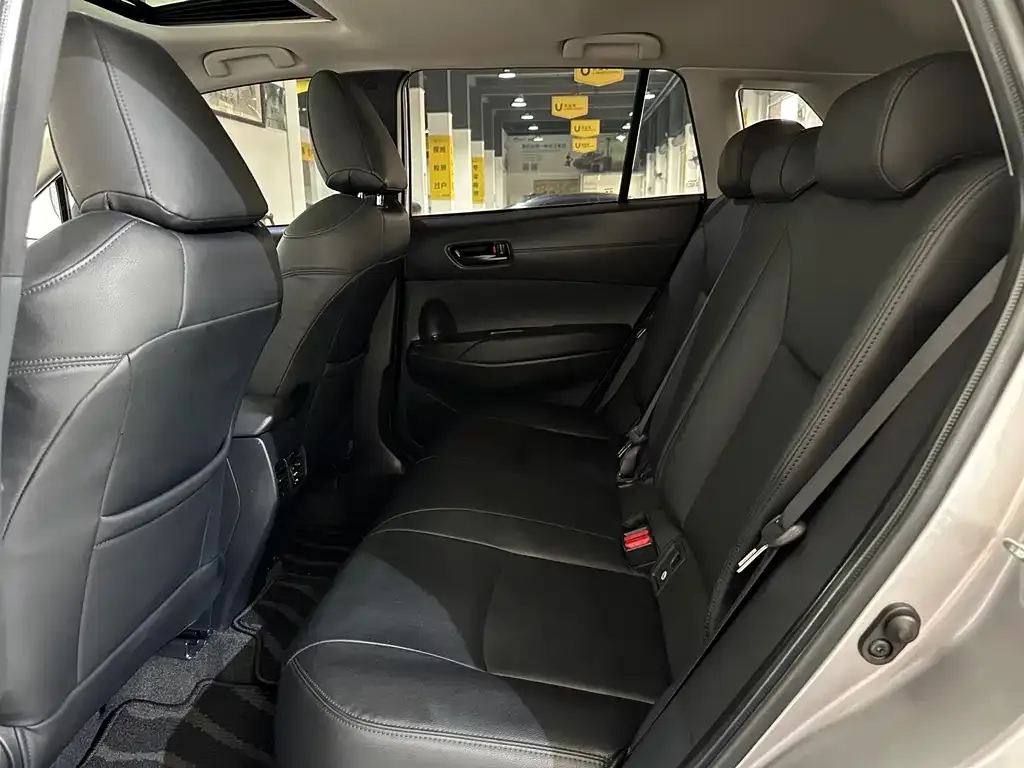 Toyota Corolla Cross 2022 из CN, фото 9