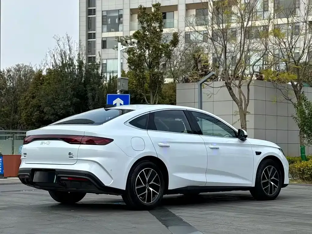 BYD Qin L — фото 7