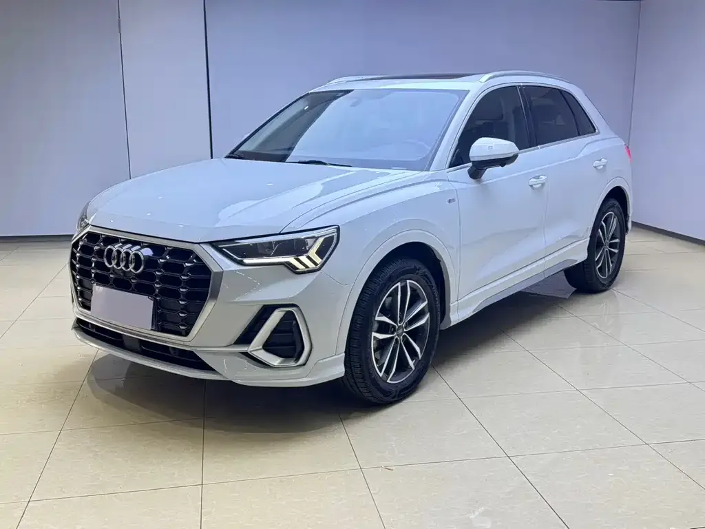 Audi Q3 — фото 1