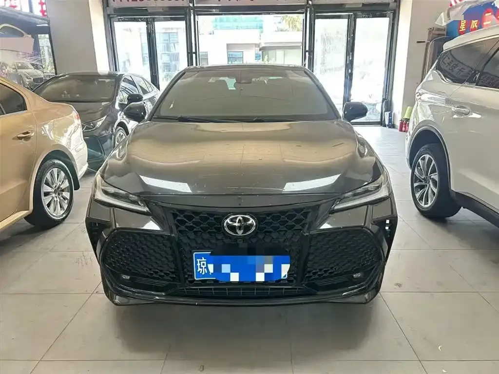 Toyota Avalon 2023 из CN, фото 1