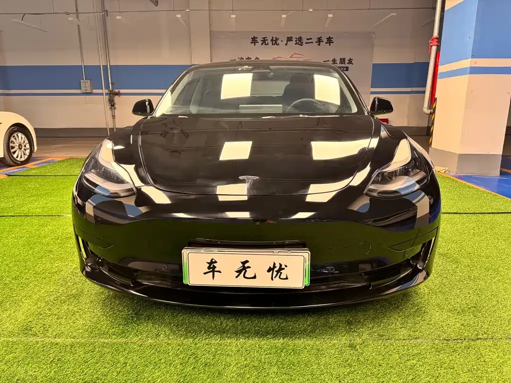 Tesla Model 3 — фото 4