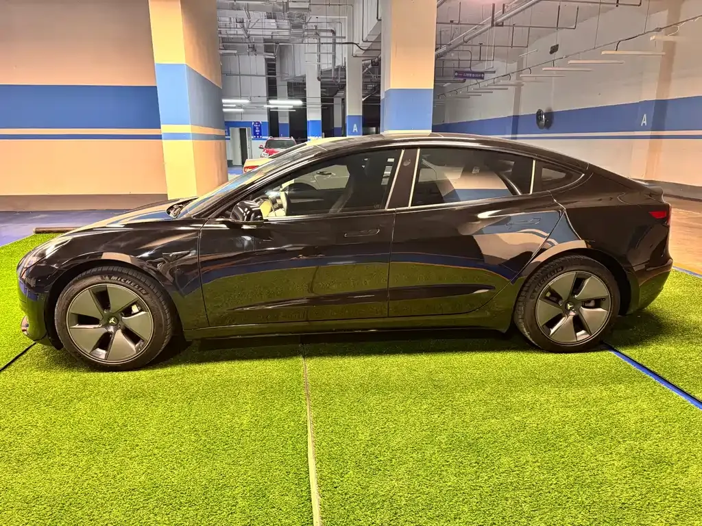 Tesla Model 3 — фото 6
