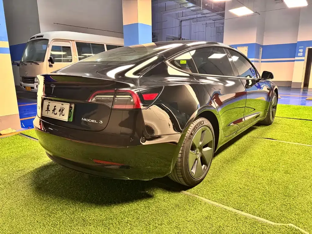 Tesla Model 3 — фото 8