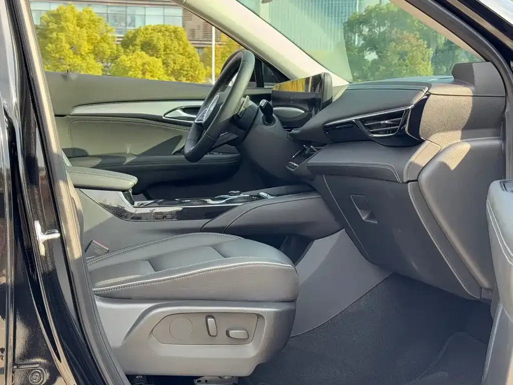 Buick Envision Plus — фото 4