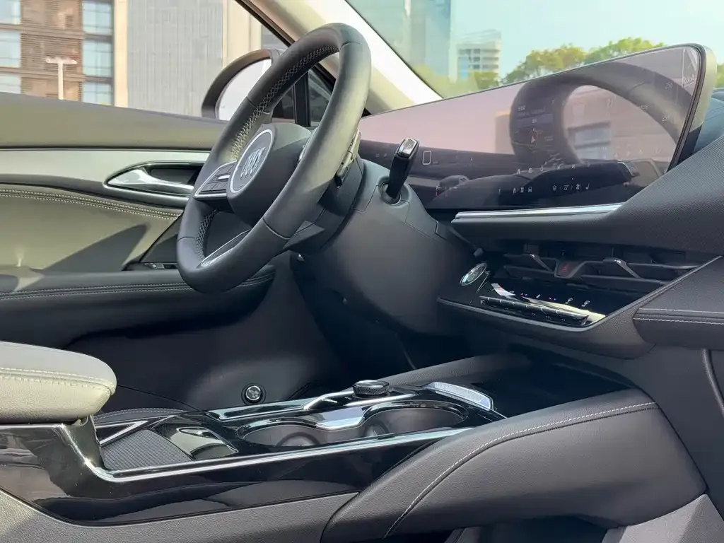 Buick Envision Plus — фото 5
