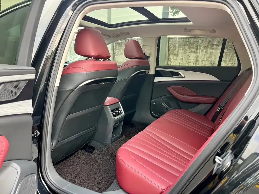 Hongqi H5 — фото 2