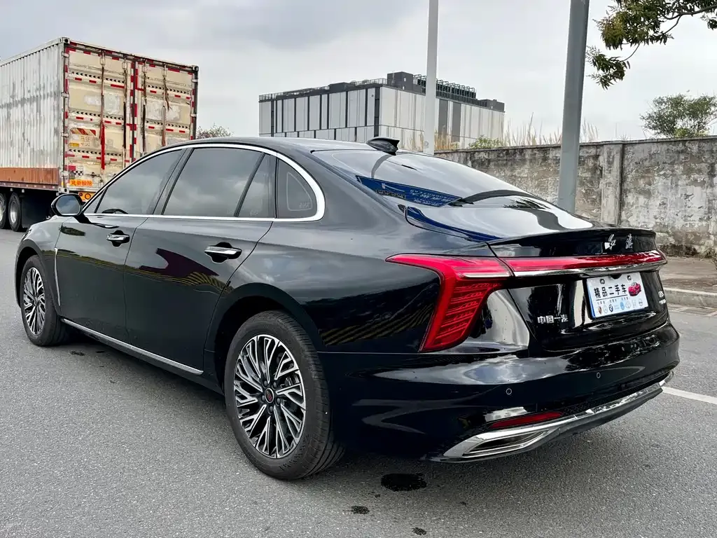 Hongqi H5 — фото 10