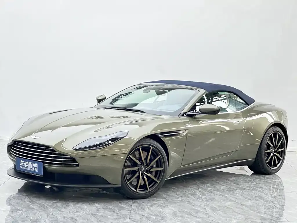 Aston Martin DB11 — фото 1