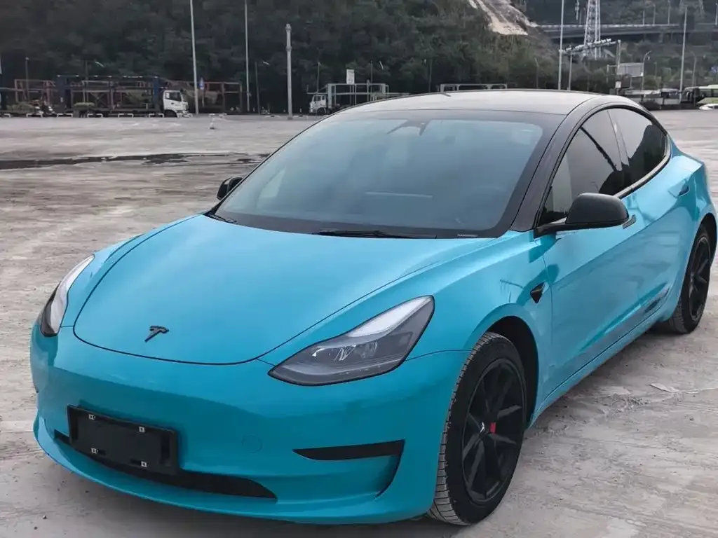 Tesla Model 3 — фото 1