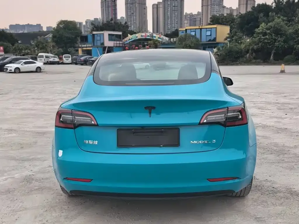 Tesla Model 3 — фото 8