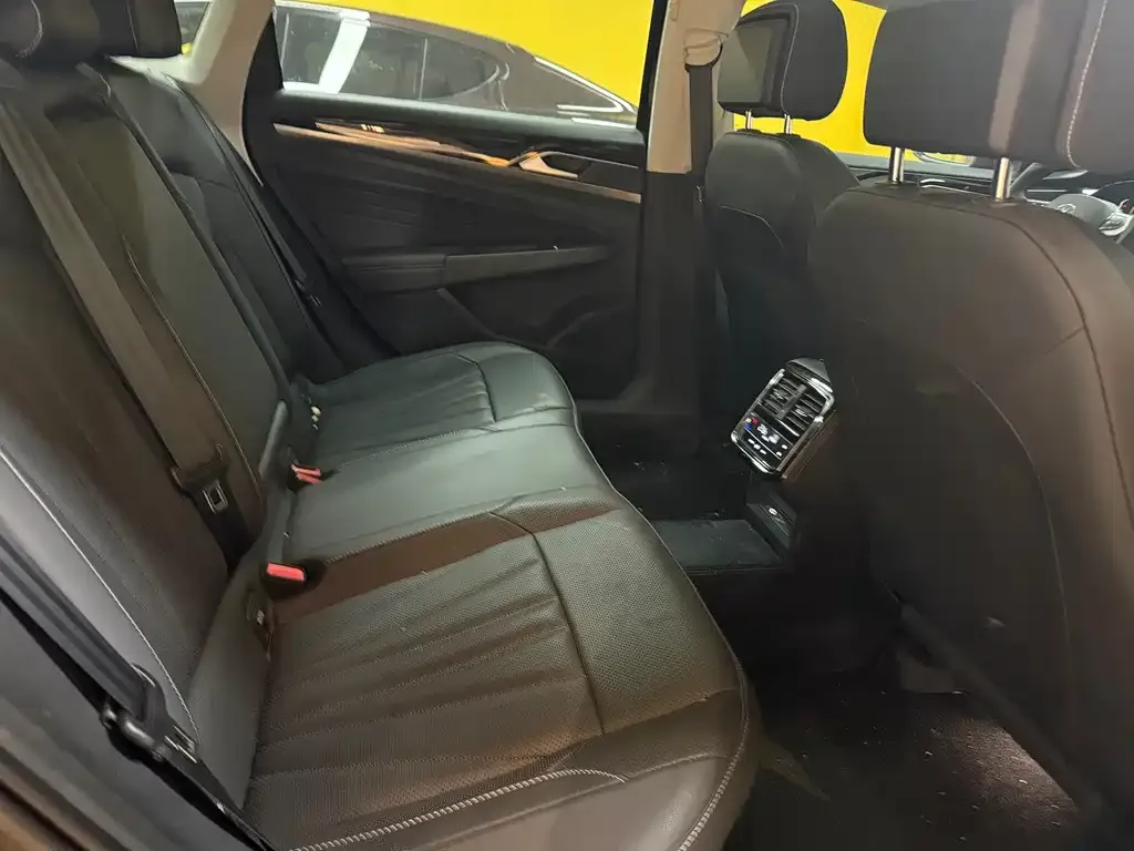 Volkswagen Passat — фото 3