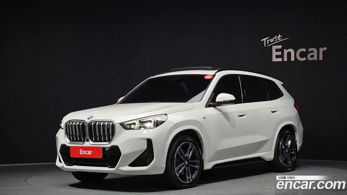 BMW iX1