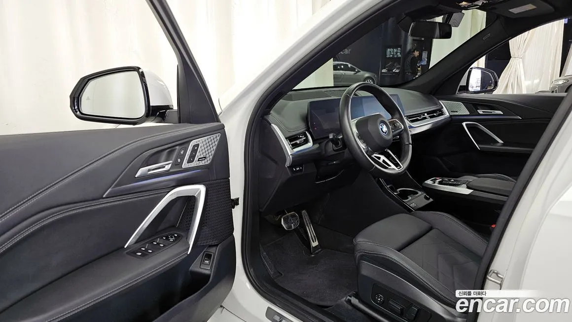 BMW iX1 2023 из KR, фото 8