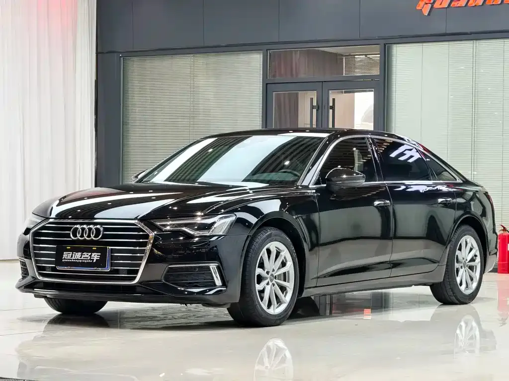 Audi A6L — фото 1