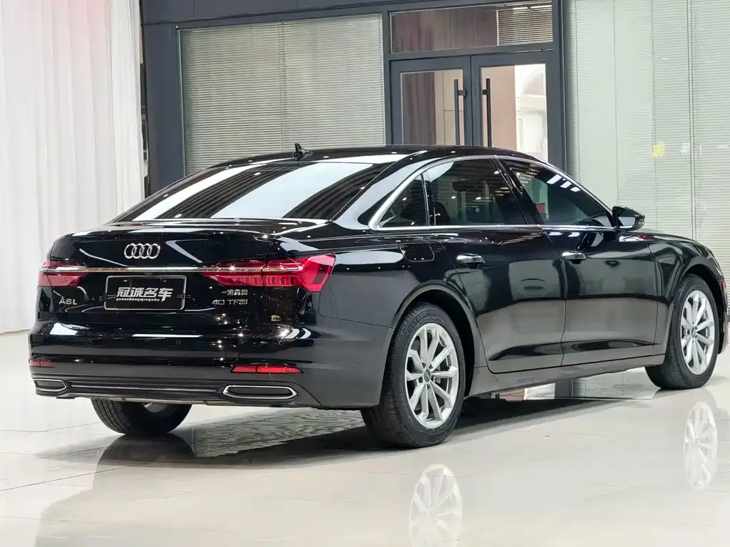 Audi A6L — фото 10