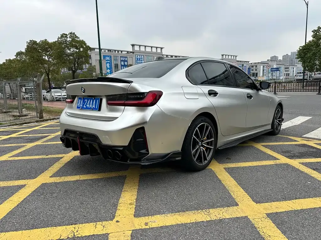 BMW 3 Series 2024 из CN, фото 9