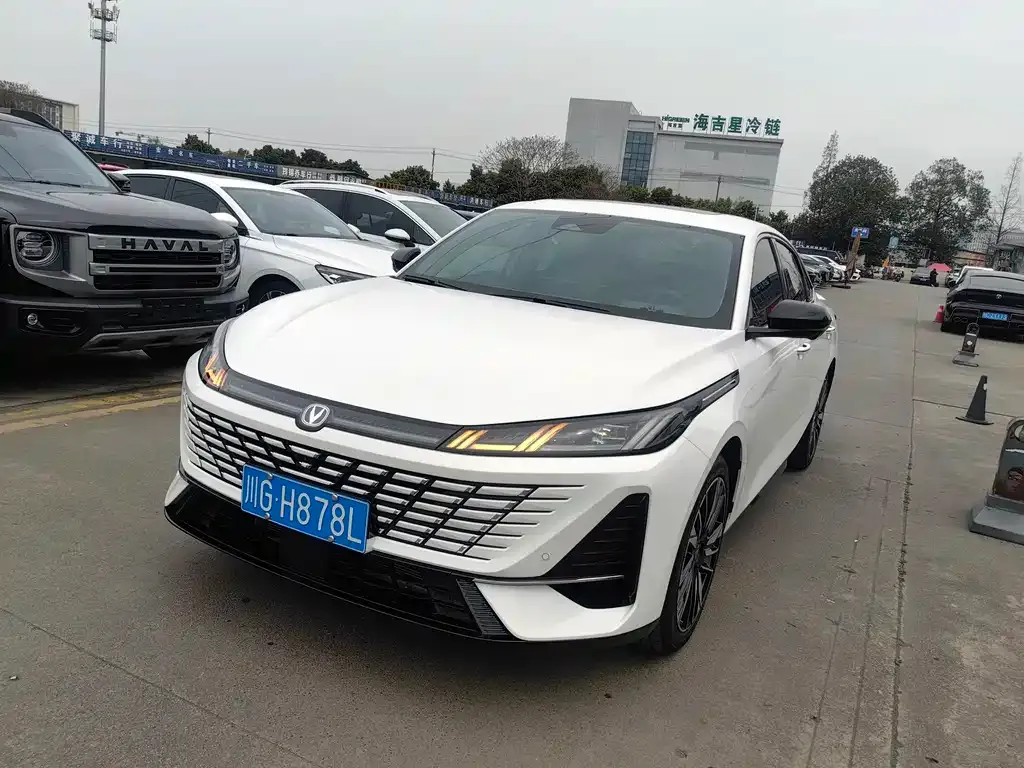 Changan Eado — фото 1