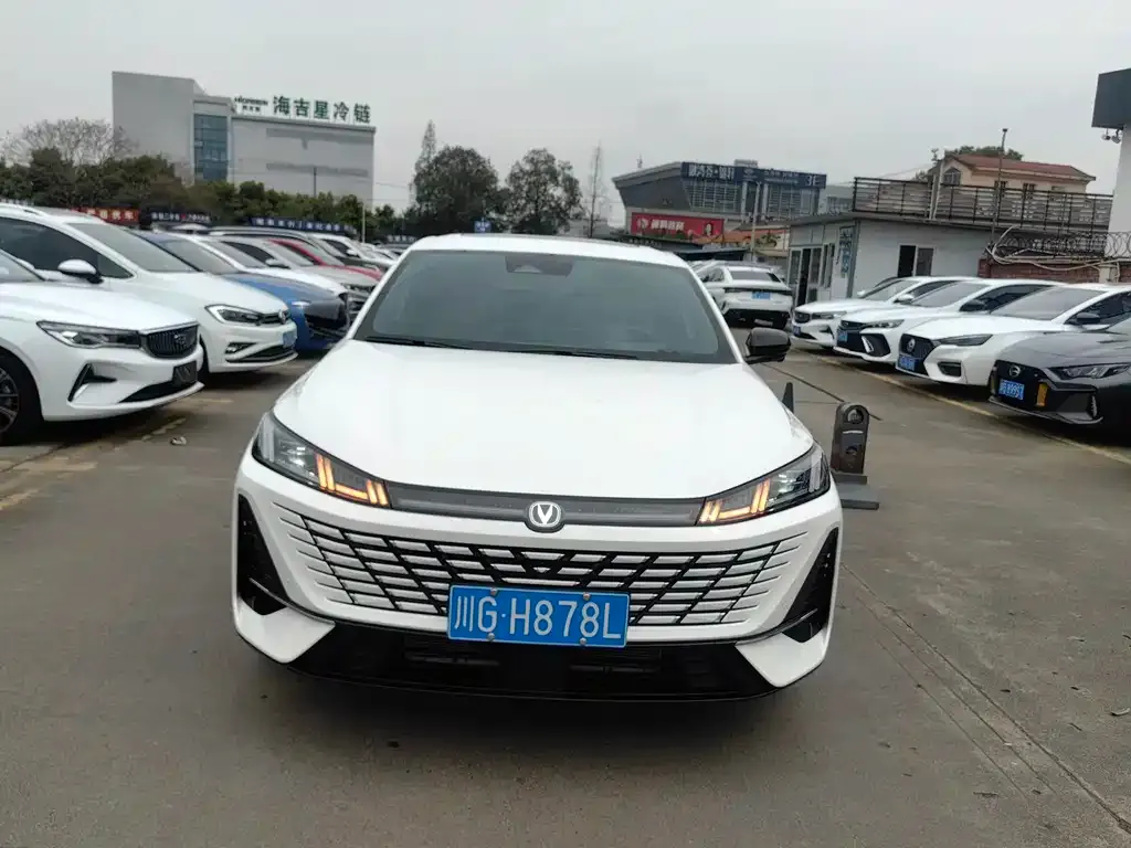 Changan Eado — фото 9