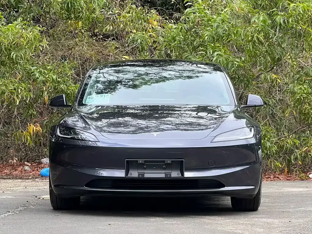Tesla Model 3 — фото 7
