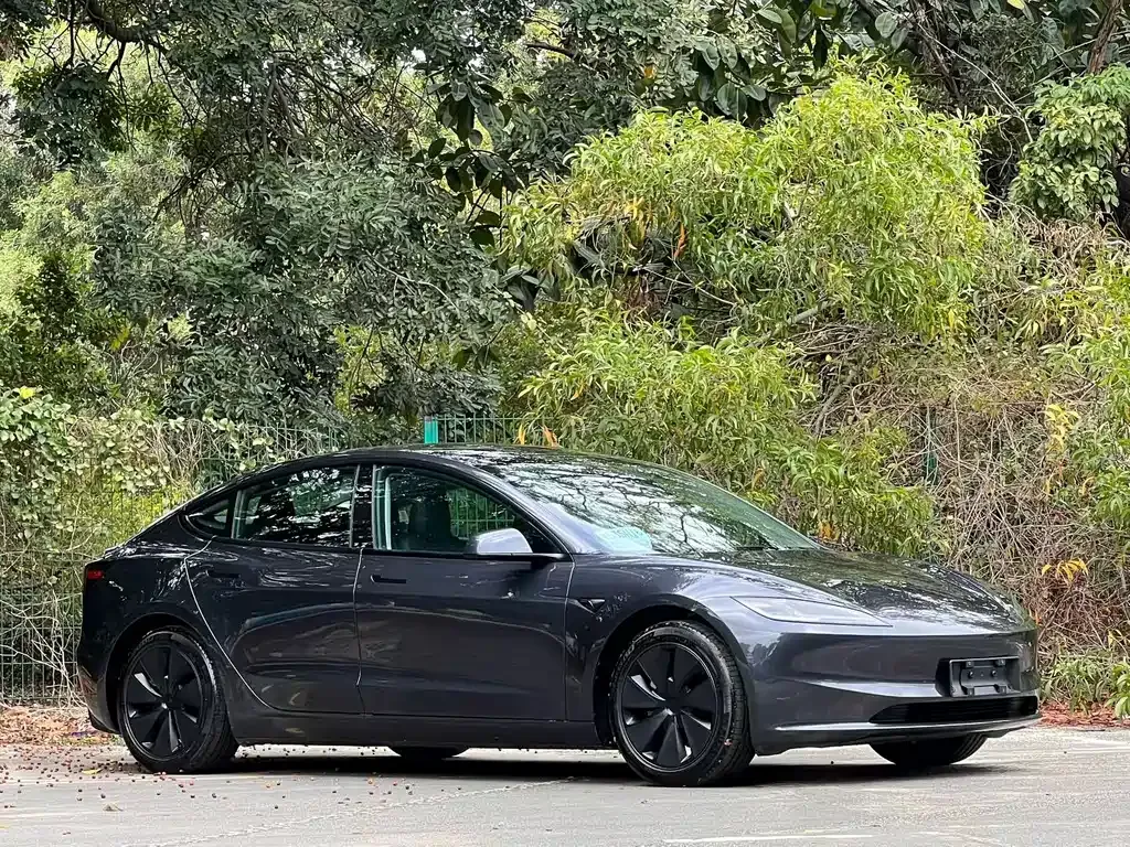 Tesla Model 3 — фото 6