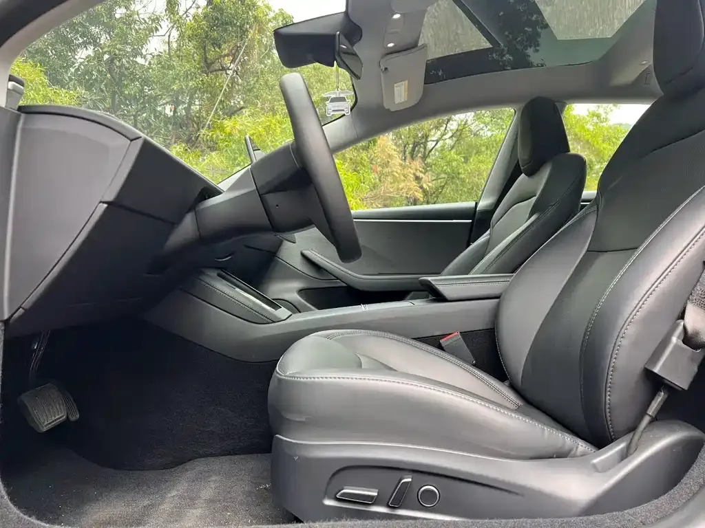 Tesla Model 3 — фото 3