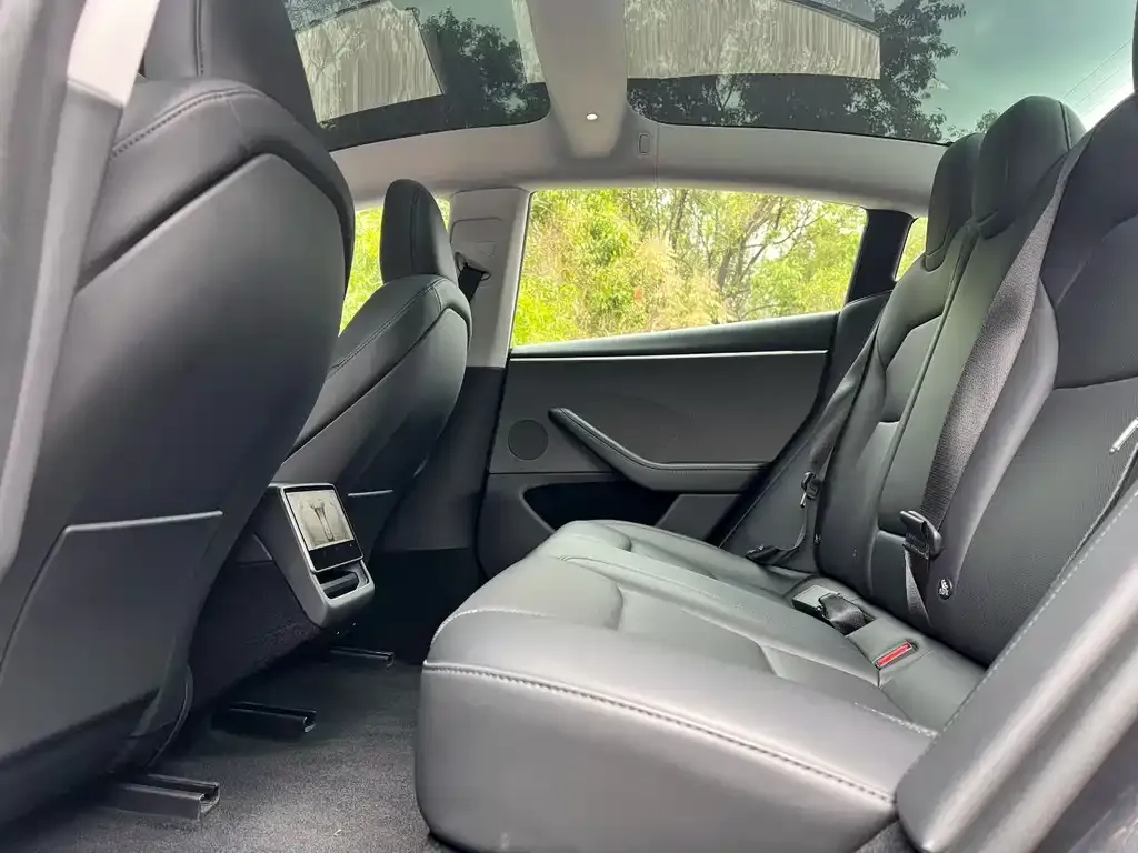Tesla Model 3 — фото 2