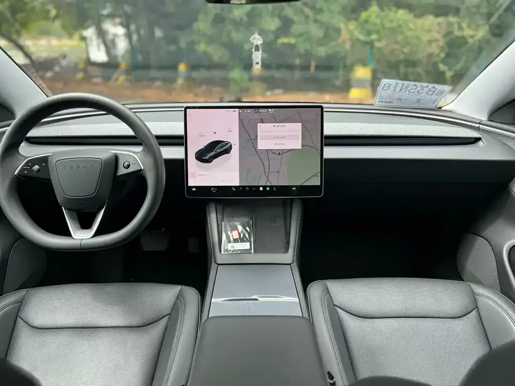 Tesla Model 3 — фото 4