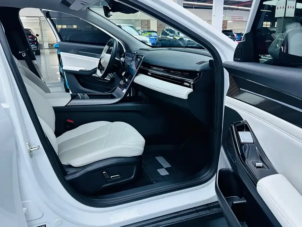 Geely Galaxy L6 2024 из CN, фото 4