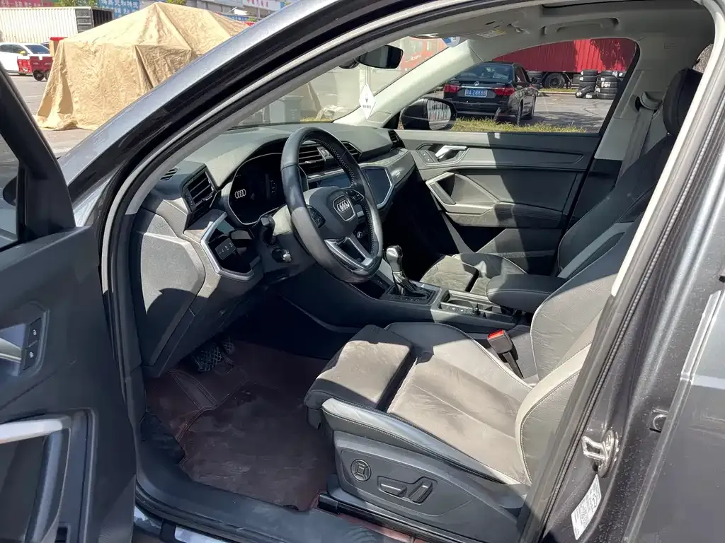 Audi Q3 2021 из CN, фото 7