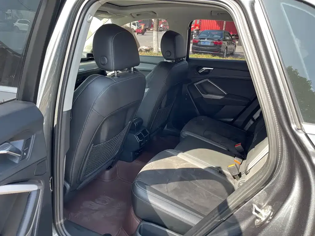 Audi Q3 2021 из CN, фото 2