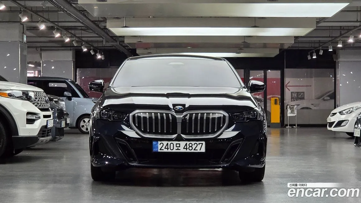 BMW 5-Series — фото 1