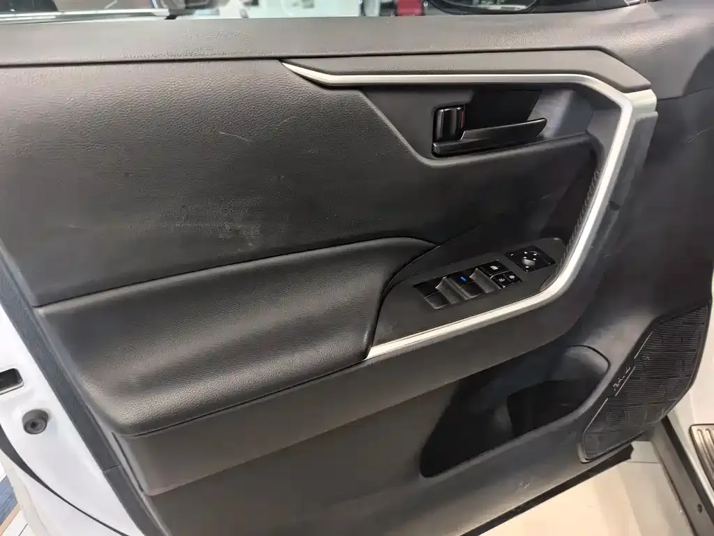 Toyota RAV4 2022 из CN, фото 6