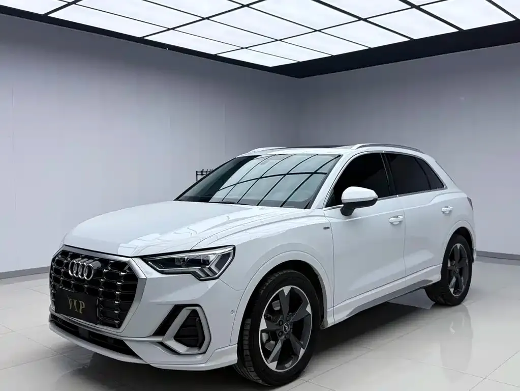 Audi Q3 — фото 1