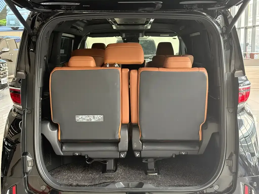 Toyota Vellfire — фото 9
